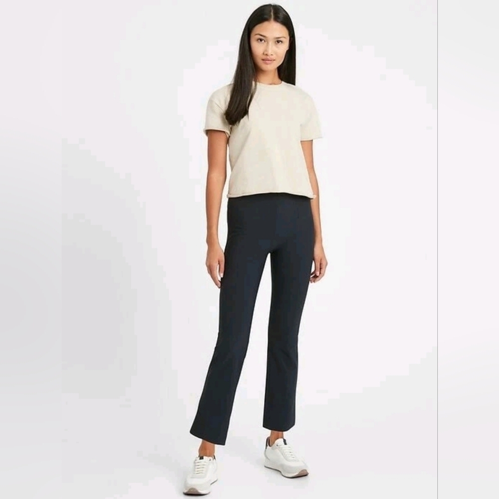 ❤️ NWOT! BANANA REPUBLIC PACKABLE PERFORMANCE HIGH RISE CROP FLARE PANTS, 8L (29